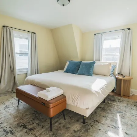 Tufts 4BD/2BA - 5.MIN to Harvard&Boston / Free Parking / Walk to Subway