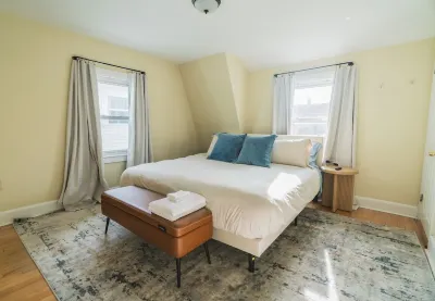 Tufts 4BD/2BA - 5.MIN to Harvard&Boston / Free Parking / Walk to Subway Hotels near Davis Square