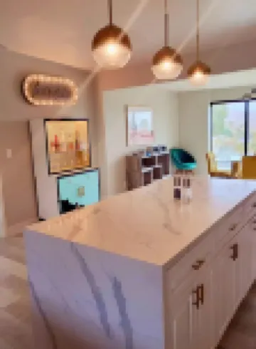 Magic Mushroom House Joshua Tree. Recently renovated, hot tub, 5 min from park!