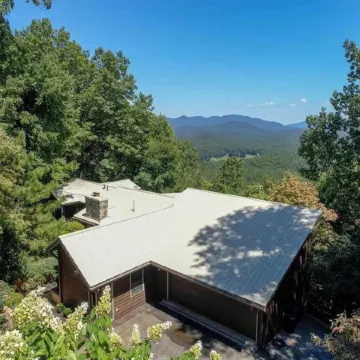 Carson's Run on Cedar Mountain--Cozy retreat with spectacular mountain views.
