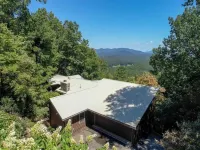 Carson's Run on Cedar Mountain--Cozy retreat with spectacular mountain views.