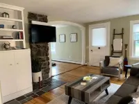 Charming Cottage in Jamestown Hotels in Jamestown