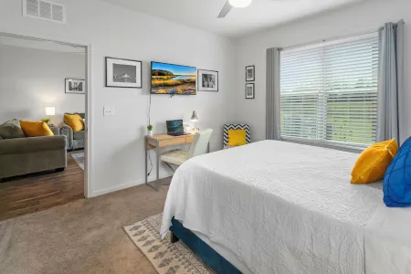 Spacious Extended Stay - Pool & Gym