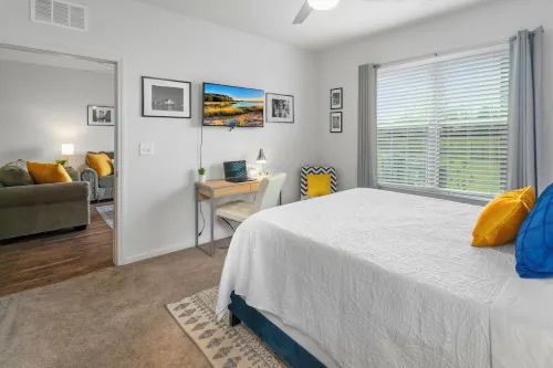 Spacious Extended Stay - Pool & Gym