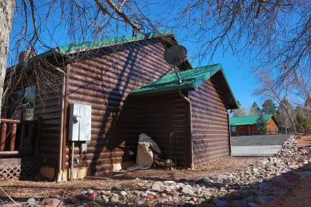 Cozy 3B/2B Cabin @ Bison Ranch