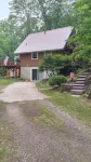 Peaceful Pond Retreat • Clean • Cozy • Private • Near Traverse City! Hotels in 