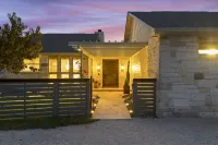 Skyline House: Heated Pool/Pickleball/Barn