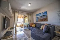 COMFORTABLE APARTMENT WITH FIRST LINE TERRACE AND SEA VIEWS