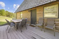 Lakeside Resort Cabin Steps to Table Rock Lake - Minutes to Sdc!
