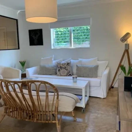 Key Biscayne 1 bedroom walk to Beach & town