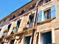 Summer Special Sale! Clean, Bright Character Apt. in the Heart of Pezenas