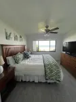 Gorgeous OCEANFRONT 2 bedroom condo in Summerhouse