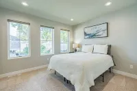 Newly Built Downtown Townhome Gateway to Science 주변 호텔