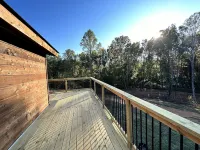 Cozy 2br Bear Den Cabin in Campobello SC, on the upcoming Saluda Grade Trail.