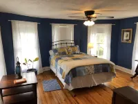 Historic Victorian Farmhouse near Great Smoky Mtns Nat Park