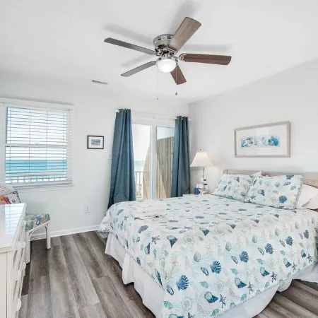 Oceanfront stunner in Emerald Isle