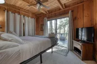 Tall Pines - A cozy cabin in North GA mountains w/hot tub and mountain views! 스윙잉 브리지 온 더 토코아 리버 주변 호텔