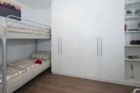 Apartment 62 in the house windward and leeward in a prime location