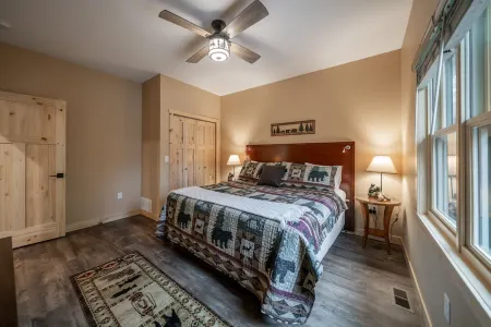 New! 4Br Lake Namakagon Cabin - Sleeps 16 - Lakefront w/ Boat Access