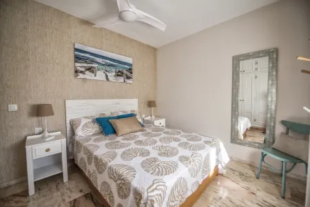 COMFORTABLE APARTMENT WITH FIRST LINE TERRACE AND SEA VIEWS