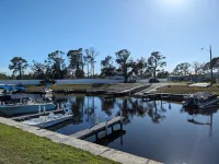 RV/camper in terrific Via Madonna property Hoteles en Englewood