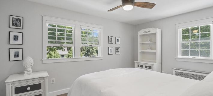 Beautiful 4 bedroom home just 3 1/2 blocks from downtown & Lake Michigan Hotels in Charlevoix