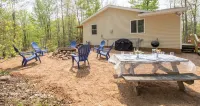Remodeled Cabin w/fireplace, 2 miles from Lakewood