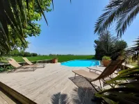 La Maison des Vendangeurs , Gîte with swimming pool and bicycles - Swimmingpools