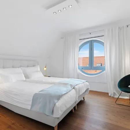 HELLOFLATS: Luxury Penthouse / Balcony / Parking / Center / Therme / MUC Airport
