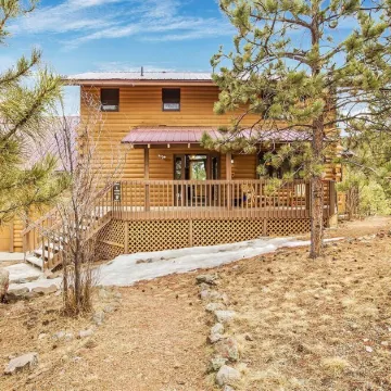 Feels Like Home Mountain Cabin on 40 Acres