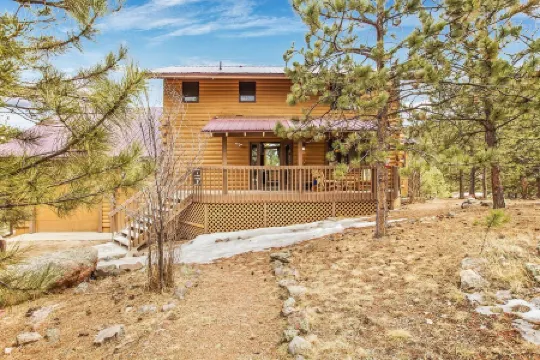 Feels Like Home Mountain Cabin on 40 Acres