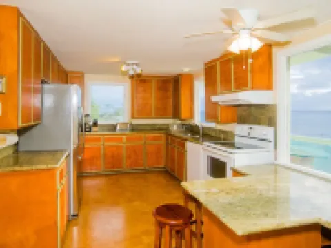 Stunning, Majestic, Oceanfront Location, with Stunning View and Air Conditioning ヒロのホテル