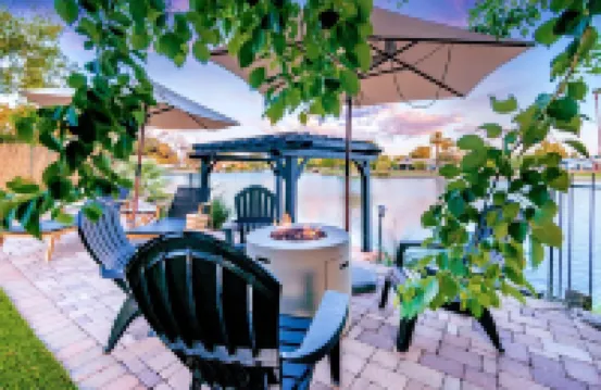 Lake Front Paradise, Pool and Hot Tub-Bubbly