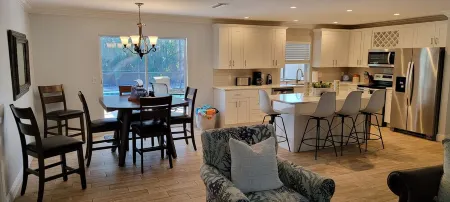 Jasper Villa - Pool & Hot Tub. Beach supplies and a home with all the amenities! Отели в г. Форт Майерс