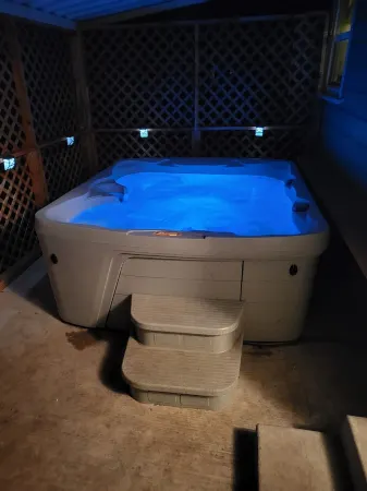 HOT TUB SUNFLOWER OASIS HOME