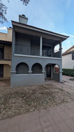 Charming and Quiet Townhome Conveniently located