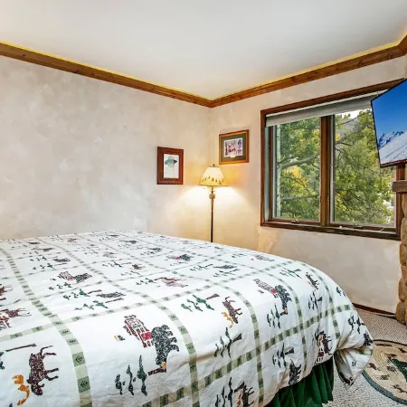 Beaver Creek West 4bd/4ba free Ski shuttle The Perfect Mountain Nest