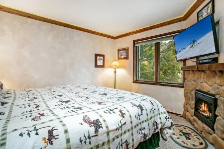 Beaver Creek West 4bd/4ba free Ski shuttle The Perfect Mountain Nest