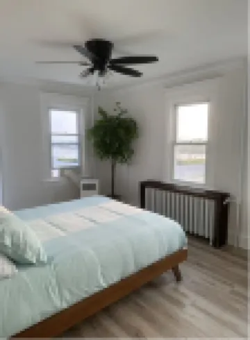 Luxury Boho Bay House. Balcony with Sunset Views, Near Casinos & Beach 蛋港鎮酒店