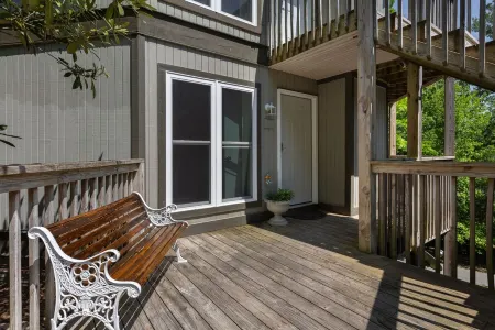 Winter Mountain Escape – Ground-Floor Cozy Condo