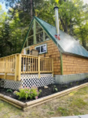 Eagles Nest A-frame: Riverfront Cabin: Add-on Treehouse Bedroom, Pet Friendly!