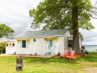 Million  Dollar Views No Extra Charge!  Hot Tub Pool  Beach Kayaks Pier Fire Pit Hotels in Mathews County