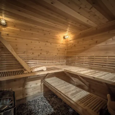Luxurious Cabin in Alaska w/ Hot Tub & Cedar Sauna