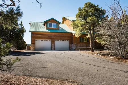 Rock Canyon Ranch Lodge 2 Zion National Park Отели рядом с достопримечательностью «Checkerboard Mesa»