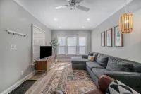 Updated Modern & Spacious 2 bed Apartment Near Everything!