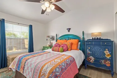 Tiny Home Getaway in Arizona-Mountain views in Rural Area