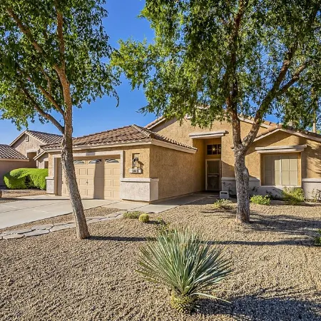 ~Heated Pool/Spa, King Bed, Amazing Backyard & Location! Hiking, Biking, Parks