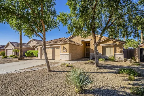 ~Heated Pool/Spa, King Bed, Amazing Backyard & Location! Hiking, Biking, Parks
