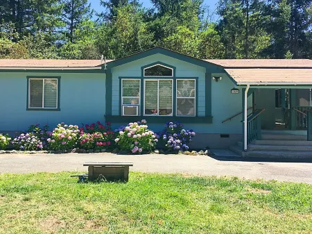 Private, Quiet, Willow Creek Retreat