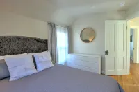 Fully Renovated Victorian Home w/ Unbeatable Location, Dwntwn Core, Walk to Pool